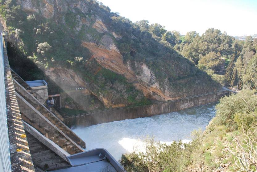 Fernando López Gil y Federico Fernández visitan el embalse de Bornos