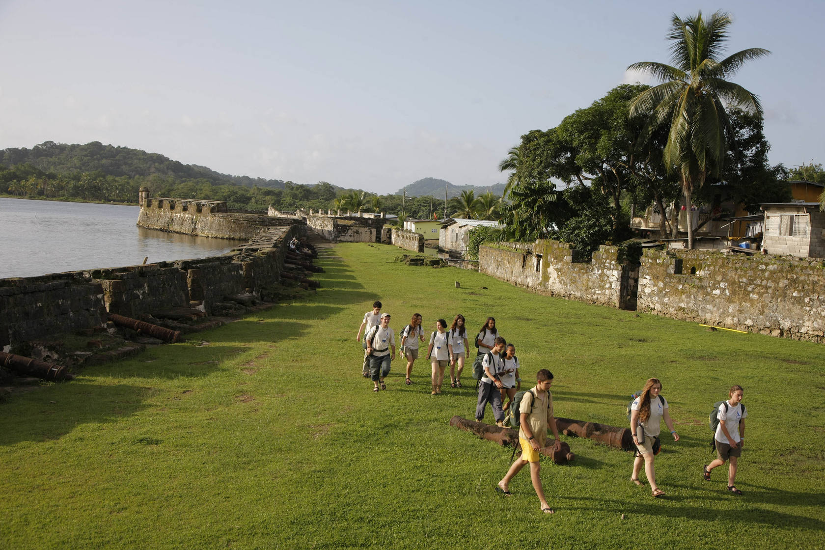 Ruta Quetzal 2013: Paso de la expedición por Portobelo y Nombre de Dios