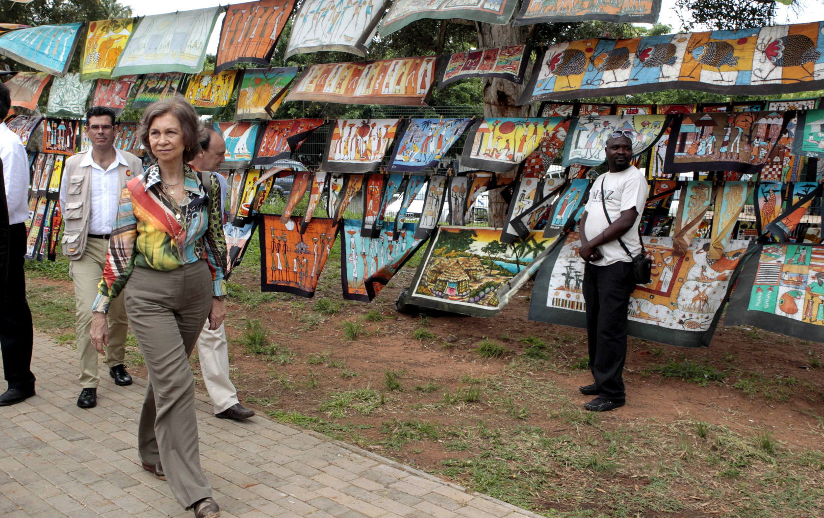 Continúa la visita de la Reina Sofía a Mozambique