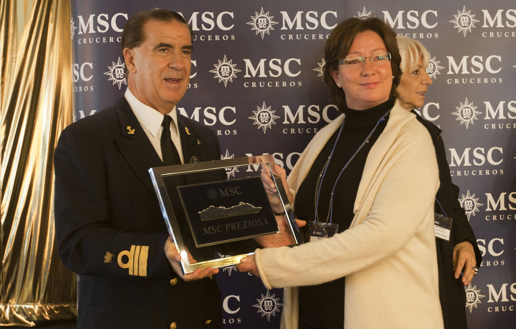 MSC Preziosa visita por primera vez el puerto de Cádiz en su viaje inaugural