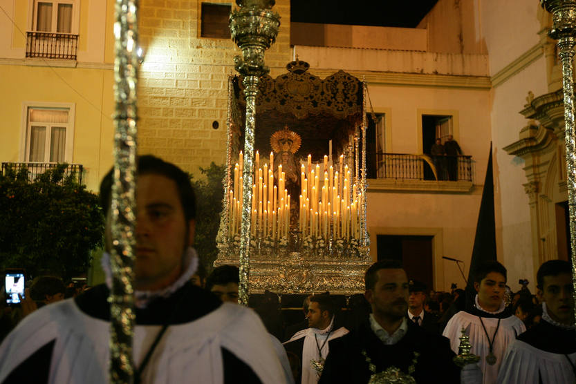 Imágenes del Lunes Santo en Cádiz