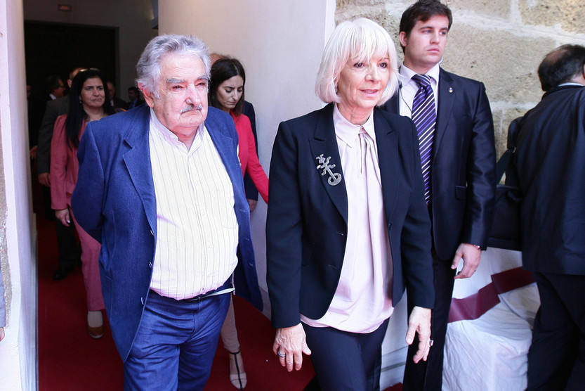 El presidente de Uruguay, José Mujica, recibe el Premio Libertad Cortes de Cádiz