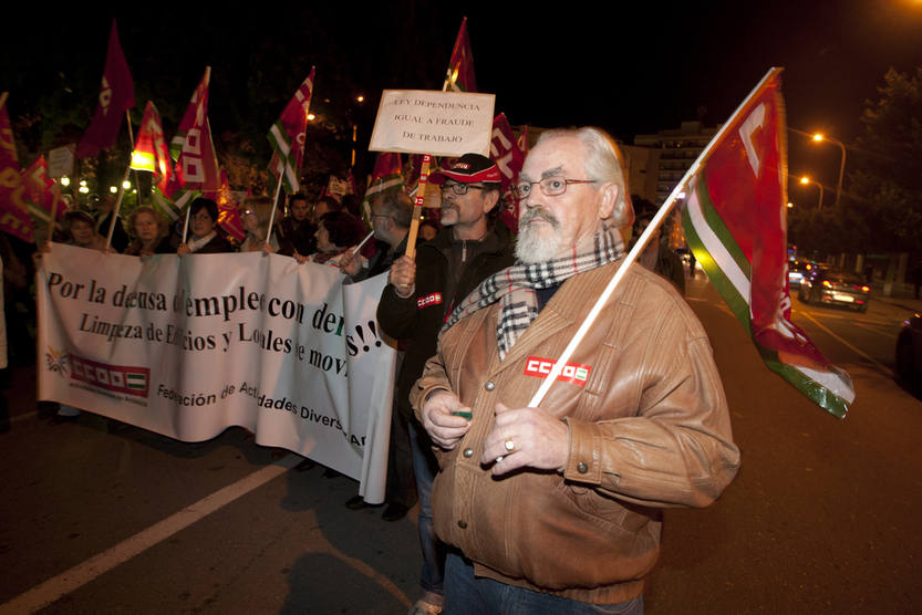 Miles de personas protestan en Cádiz por los recortes en las pensiones