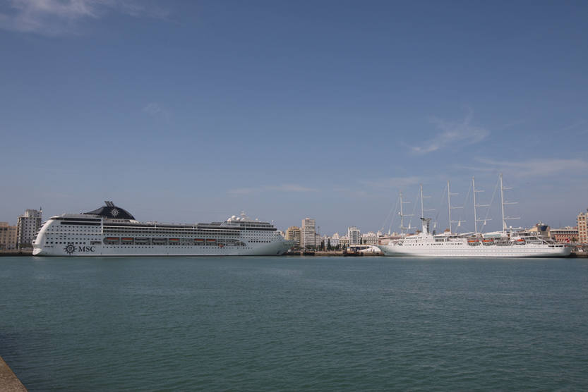 Cádiz se llena de cruceros