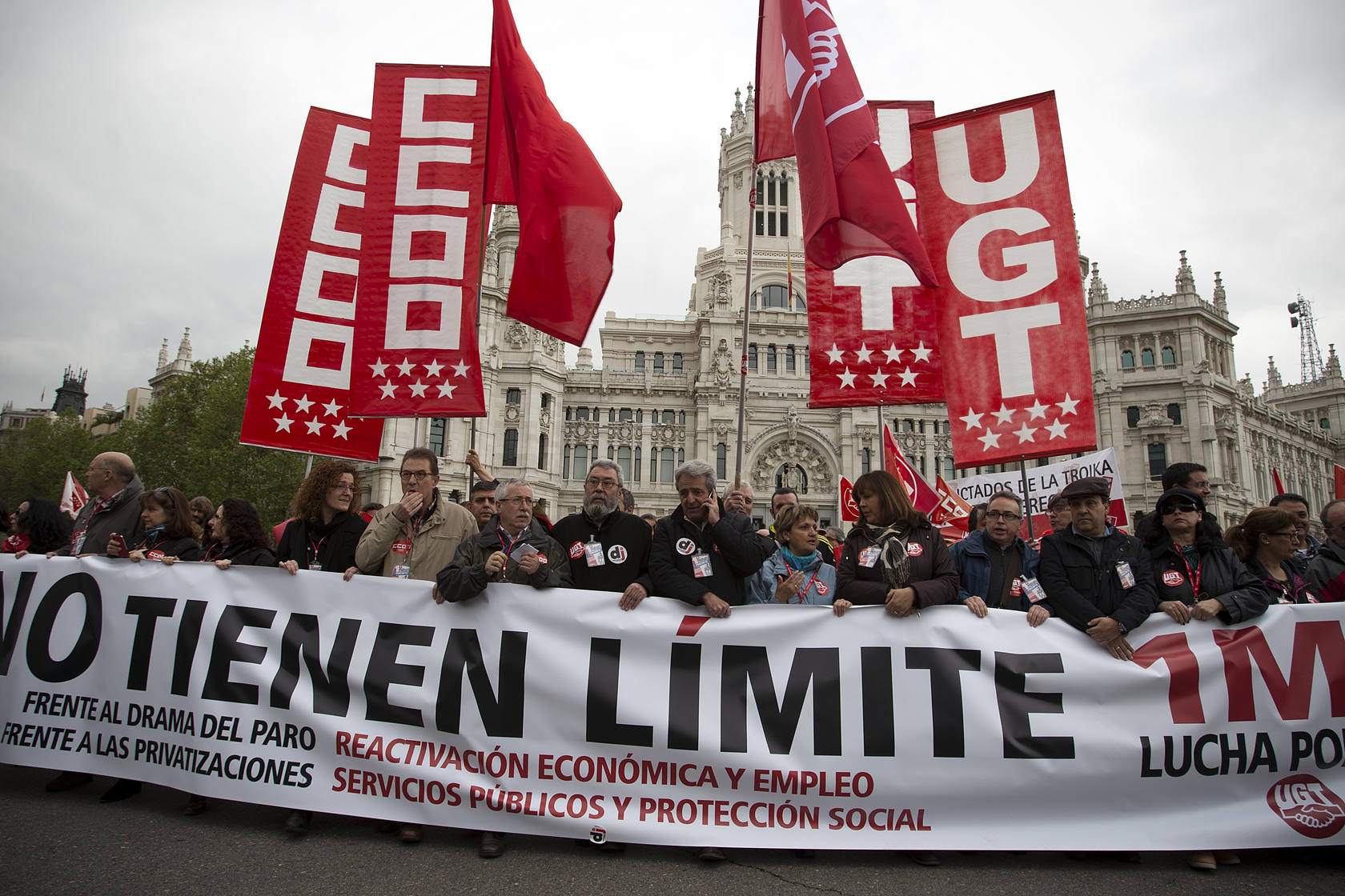 Los sindicatos marchan por Madrid por un pacto nacional