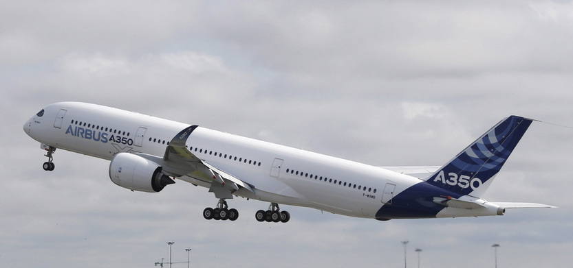 El primer A350 despega para su vuelo inaugural