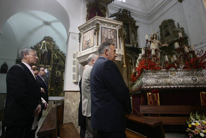 La lluvia suspende la salida del Resucitado. Semana Santa 2013