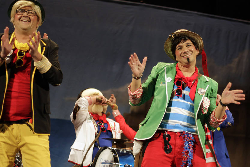 Los erasmus pocos, y parió la abuela - Semifinales Carnaval de Cádiz 2013