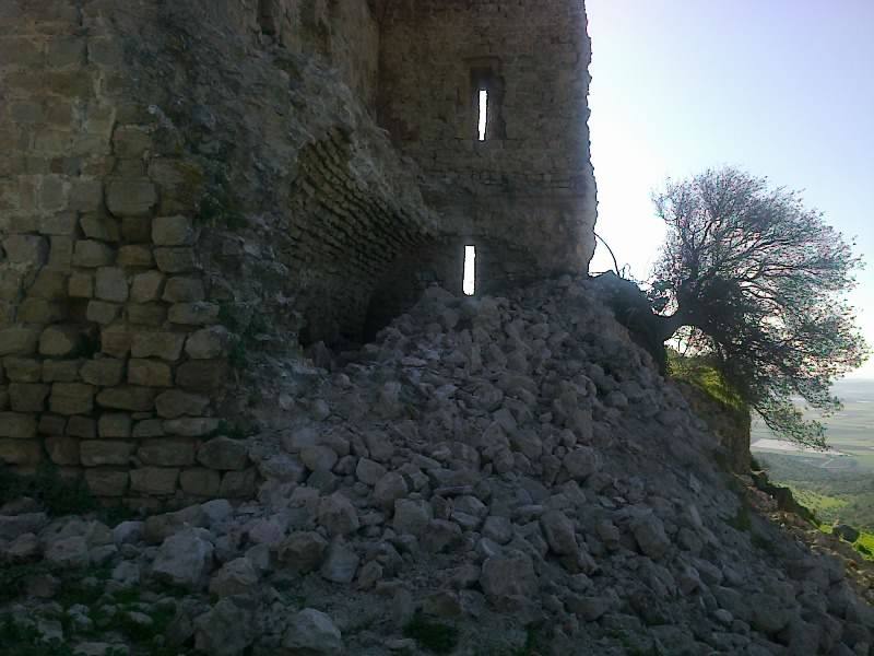 El castillo medieval de Matrera en Villamartín, tras el derrumbe