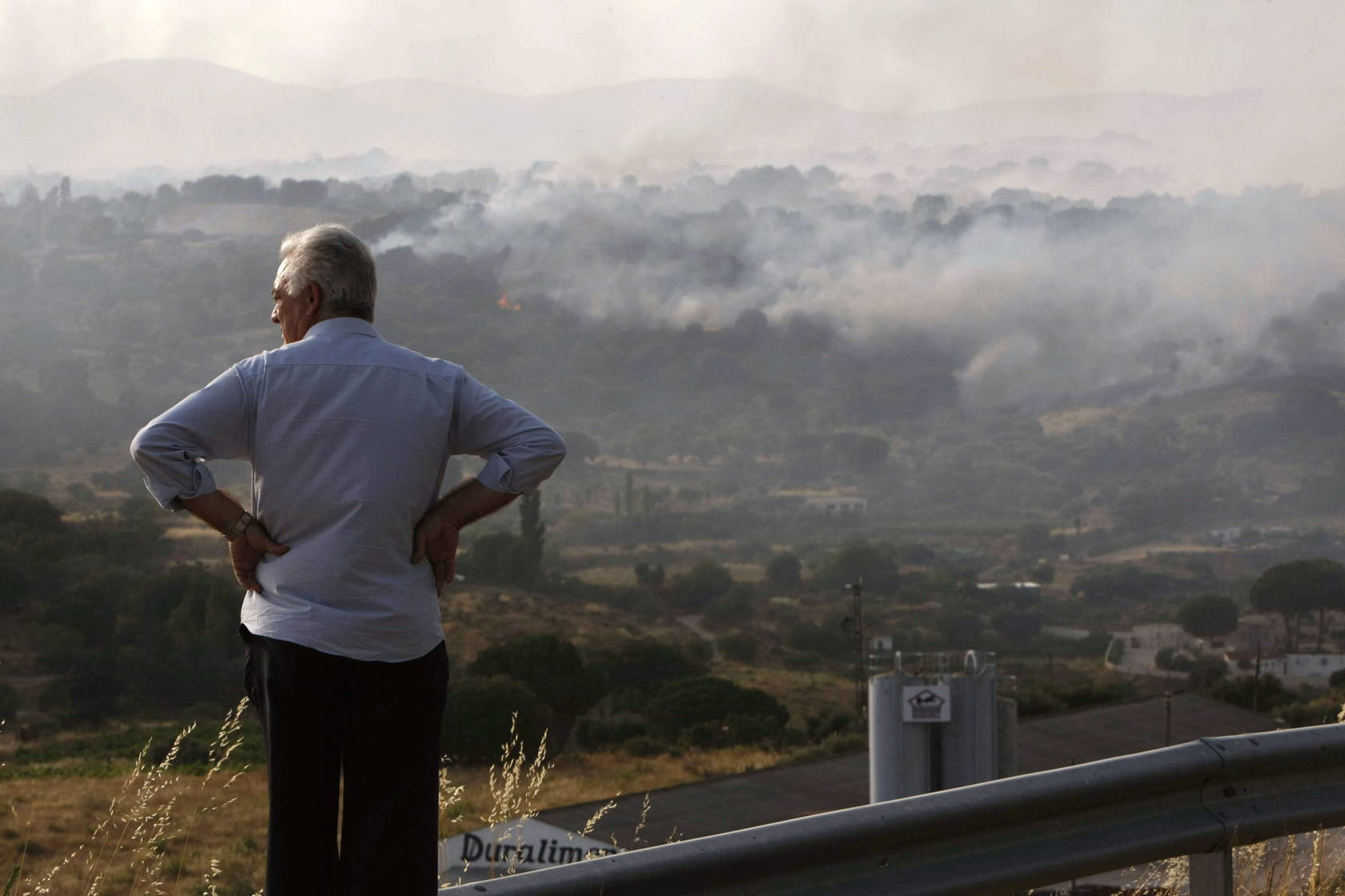 Incendio forestal declarado hoy en el municipio de Almorox (Toledo), que linda con la Comunidad de Madrid